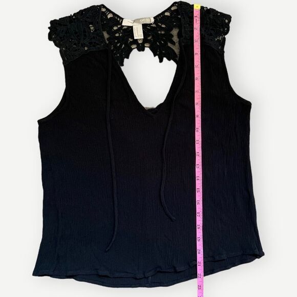 Forever 21 Sheer Mesh & Lace Back Flowy Sleeveless V-Neck Top Blouse. Medium. - Picture 5 of 6